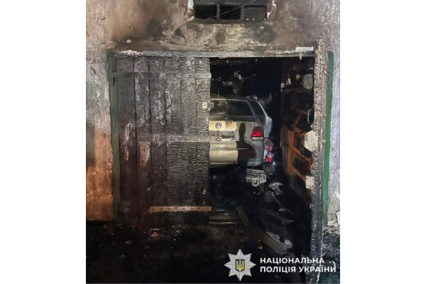 У Коцюбинському чоловік підпалив гараж із автомобілем та власником усередині