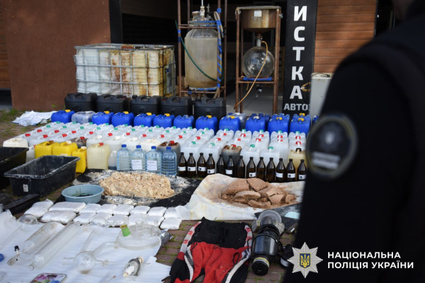 Одна із наймасштабніших спецоперацій:Нацполіція ліквідовує наркоосередки у 15 регіонах України