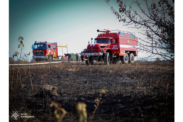 Рятувальники Київщини оперативно загасили пожежу торфу на Броварщині площею 2,6 га