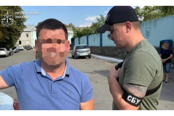 Директора держпідприємства Київщини затримали за вимагання "відкатів" для ЗСУ