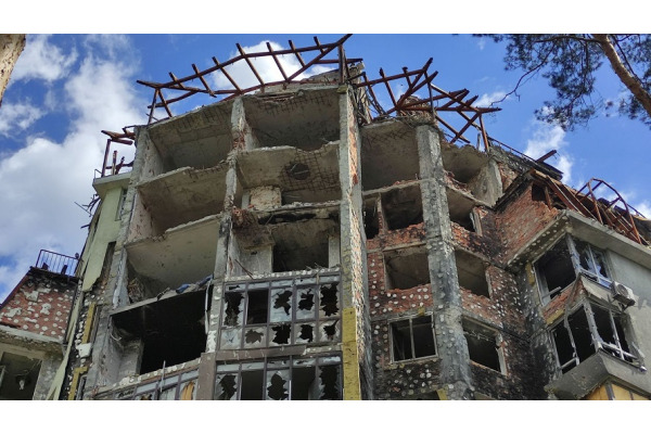 На території зруйнованого ЖК в Ірпені відкриють благодійну виставку (ФОТО)