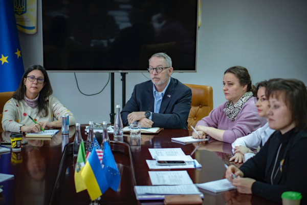 Підтримка ветеранів: команда "Серце Азовсталі" спільно з Американською асоціацією ветеранських організацій та Kyiv School of Economics завітали до Бучі