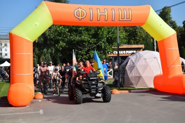 У Калинівській громаді відбувся патріотичний велопробіг