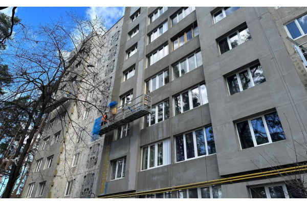 В Ірпені триває капремонт ще однієї багатоповерхівки