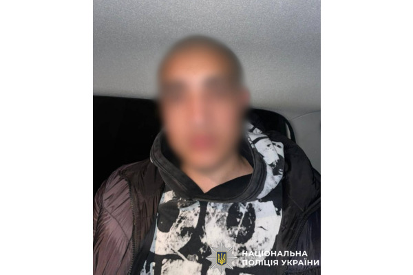 У Вишгороді підліток побив та наніс ножове поранення перехожим