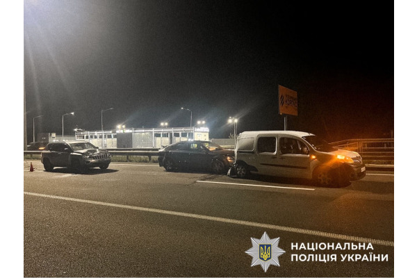 На автодорозі Київ-Чоп у ДТП постраждала жінка