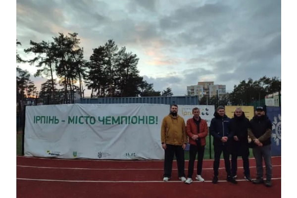 В Ірпені ветерани знайомляться з новим видом спорту — петанком