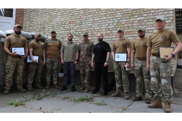 Начальник КОВА зустрівся із воїнами окремого загону "Омеги", що базується на Київщині