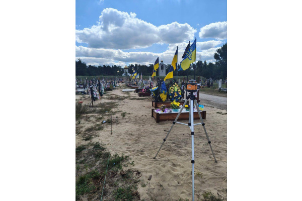 На міському кладовищі Українки розпочали створення Алеї Героїв