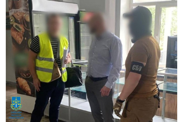 Директор комунального закладу Київщини попався на хабарі за вплив на ВЛК