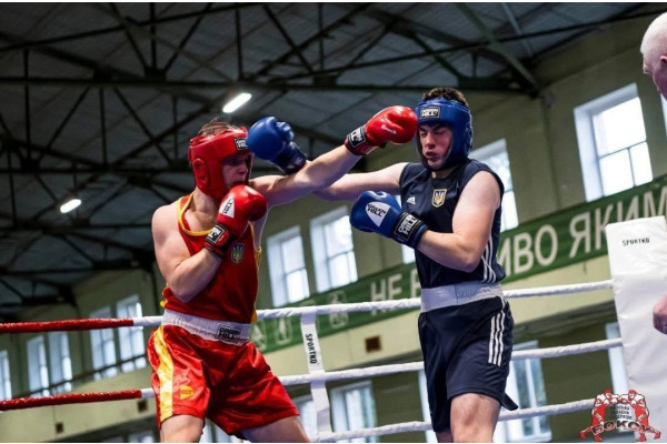 У Броварах найсильніші боксери Київщини боролися за чемпіонство
