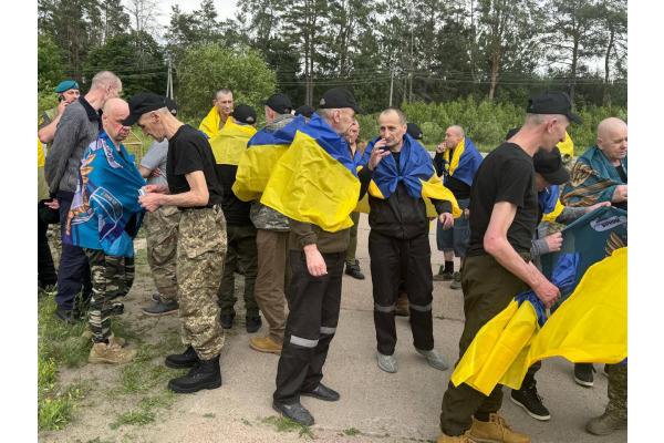 Зеленський: з полону повернулися захисники Київщини та інших областей України
