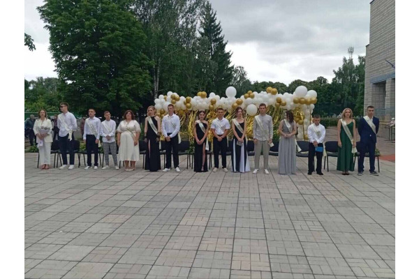 Згурівські випускники отримали свідоцтва про повну загальну середню освіту (ФОТО)