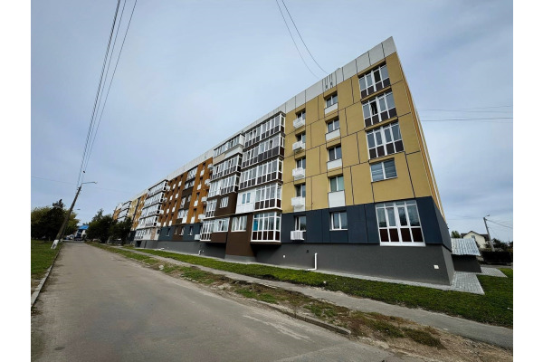 У Бородянці триває відновлення багатоповерхівки для понад 200 мешканців