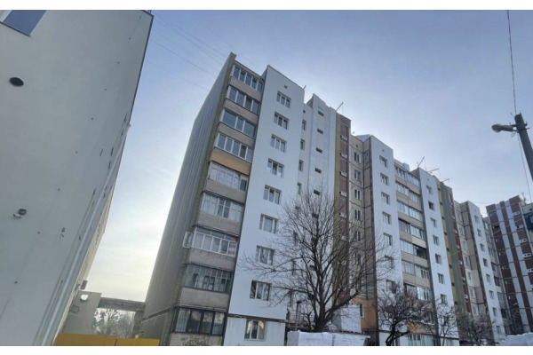 В Ірпені продовжують відновлювати пошкоджені багатоповерхівки