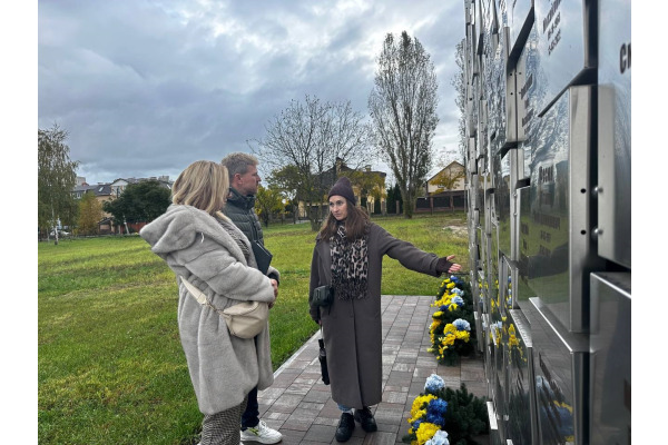 Представники  польського муніципалітету відвідали Бучу та вшанували пам’ять загиблих мирних жителів