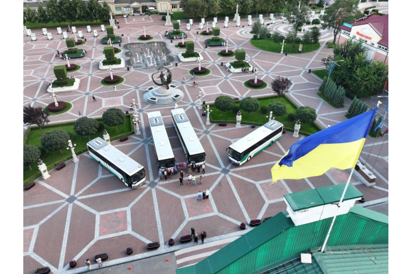 Ірпінь отримав від німецького міста-побратима 4 інклюзивні автобуси