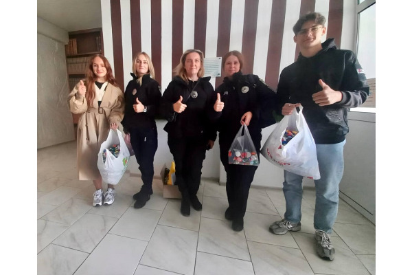 В Ірпені поліцейські долучилися до екоініціативи заради постраждалих від війни