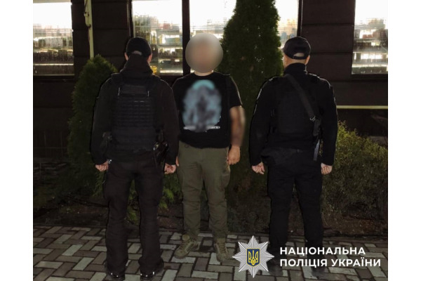 У Ірпені поліція затримала чоловіка, який погрожував колишній гранатою