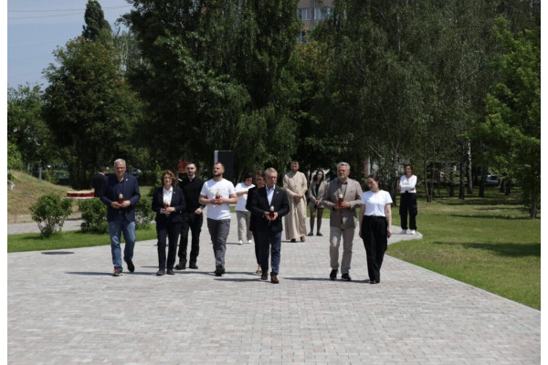 Понад 100 представників ЄС відвідали громади Київщини, які відновлюються після руйнувань війни