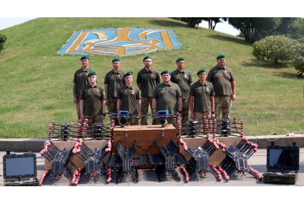 У межах "Кампанії "Ha KILL ворога" прикордонники отримали 100 FPV-дронів на оптоволокні