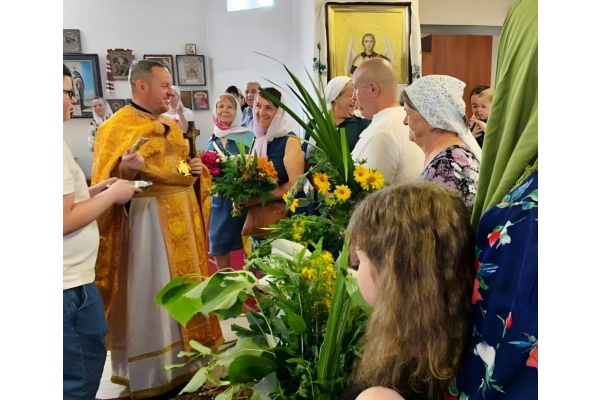 У храмі Романівки вперше провели богослужіння українською мовою (ФОТО)