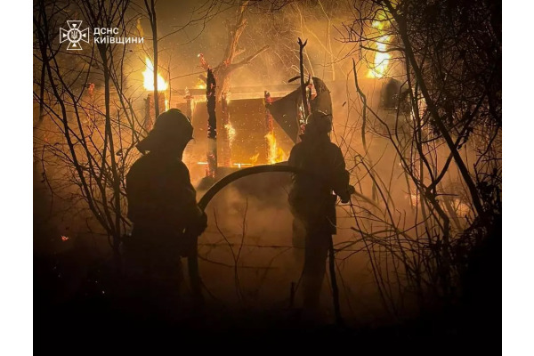 На Фастівщині рятувальники ліквідували пожежу в житловому будинку