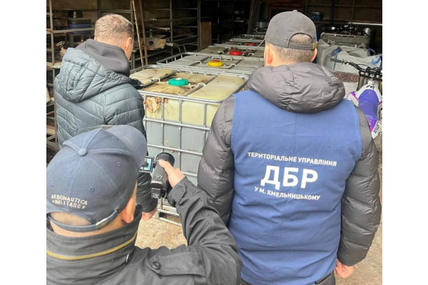 На Київщині викрили схему продажу пального, призначеного для ЗСУ (ВІДЕО)