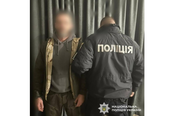 Вдома - арсенал зброї, у поліції - підозра: інцидент на Київщині