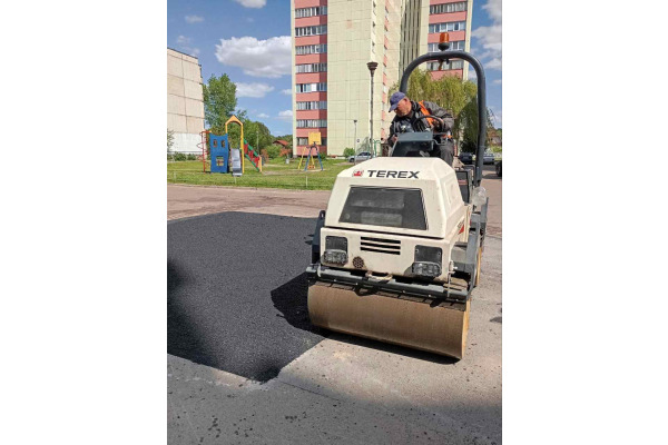 У Славутичі триває ремонт доріг у трьох кварталах
