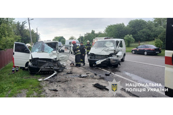 Поліцейські Київщини розслідують обставини аварії з травмованими на Обухівщині