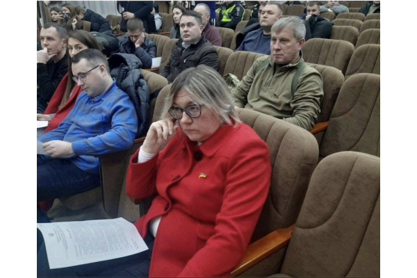 Скандал в Ірпені: Депутатці Скорик-Шкарівській оголосили недовіру за політичну зраду