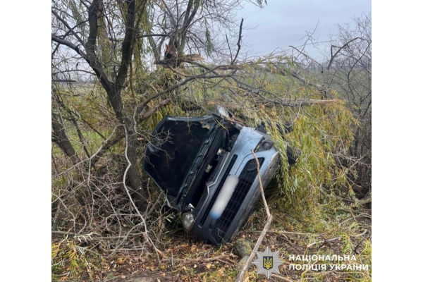 На автодорозі «Бориспіль — Переяслав» легковик вилетів у кювет після зіткнення