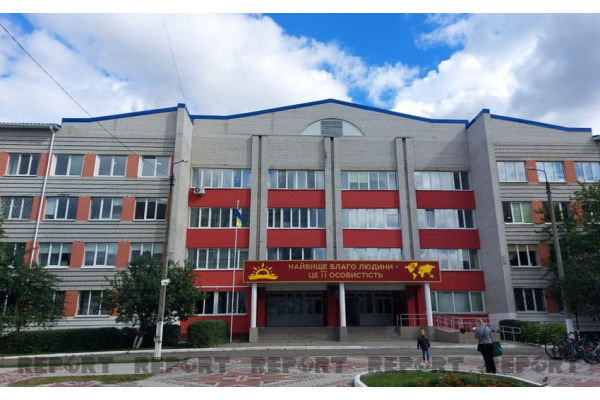 Вранці невідомі повідомили про замінування ліцею в Ірпені