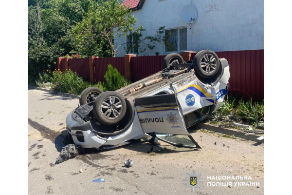 Поліція Київщини встановлює обставини ДТП за участю службового автомобіля