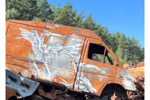 Невідомі вкрали в Ірпені автівку з графіті американського художника Bandit
