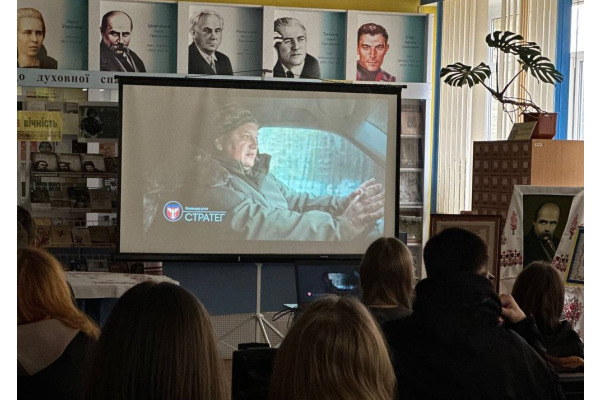 В Ірпінській бібліотеці завершився показ фільмів із циклу "Готові до спротиву"