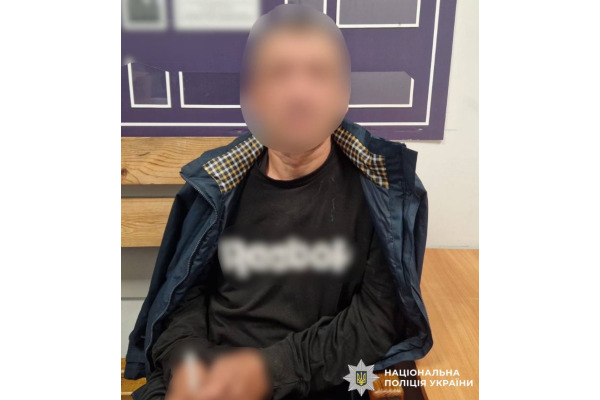 Напав на жінку та забрав речі: 42-річному мешканцю Броварщини оголосили підозру