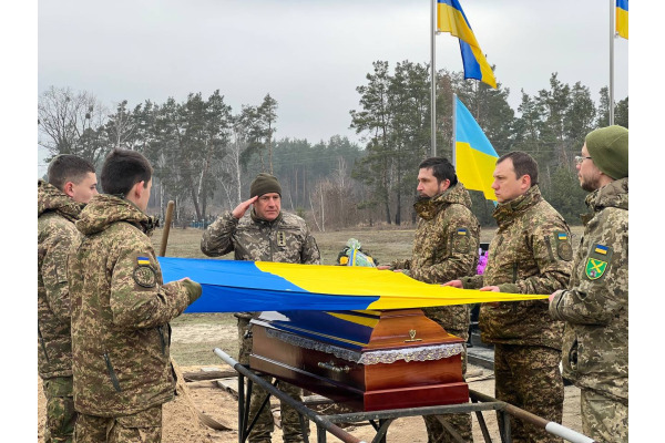 У Бучанській громаді провели в останню путь захисника – Юрія Чорнобая