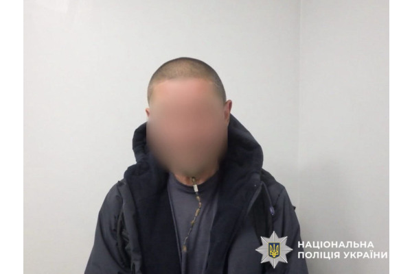 Напав із ножем на чоловіка: поліцейські Київщини повідомили про підозру зловмиснику