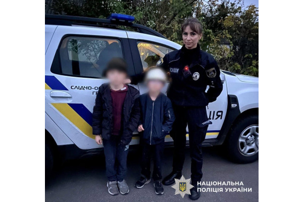 Правоохоронці Київщини знайшли двох хлопчиків, які заблукали в лісі у Кагарлику