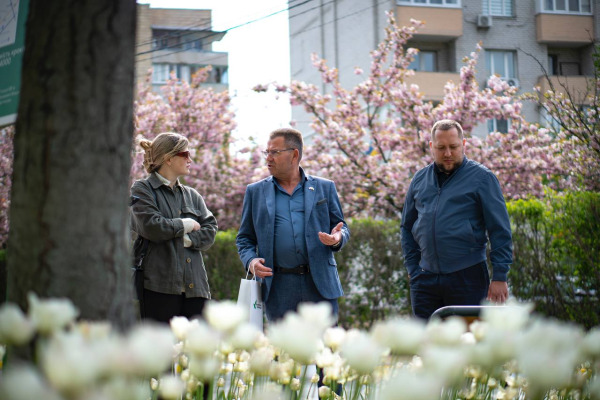 Бучу відвідав директор нідерландської квіткової компанії Smit Flowers Ар'ян Сміт