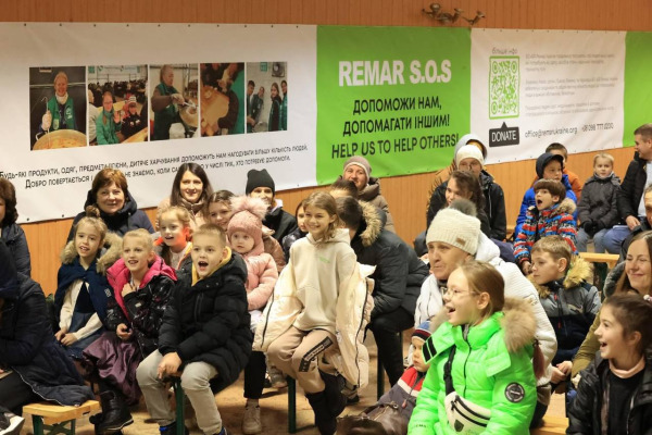 Іспанська організація провела новорічно-різдвяне дійство для маленьких ірпінців