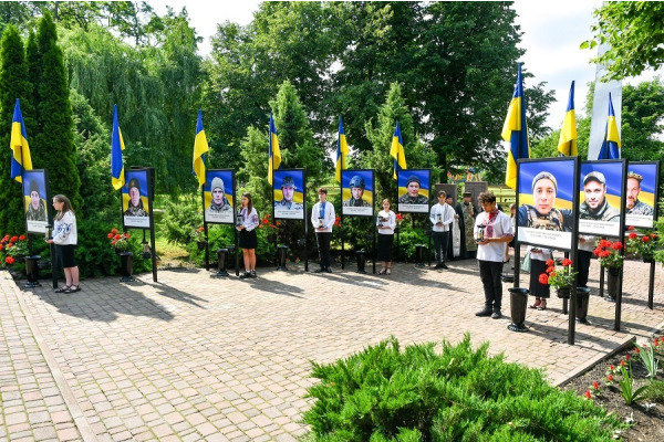У Рогозові на Бориспільщині з'явилася Алея Героїв (ФОТО)