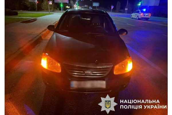 На перехресті у Вишгороді збили пішохідку: жінку госпіталізували
