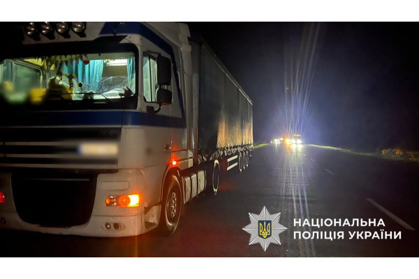 Поблизу Кагарлика вантажівка травмувала чоловіка