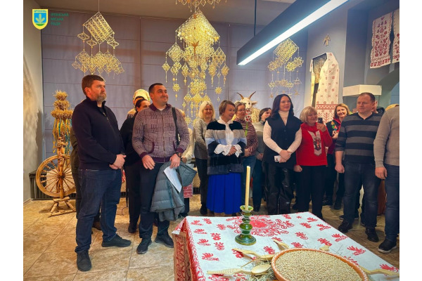 В Ірпені відкрилася виставка "Різдвяна казка мальованої скрині" (ФОТО)