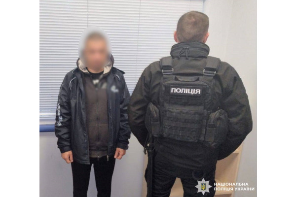 На Київщині чоловіку повідомили про підозру за жорстоке побиття знайомого прикладом рушниці