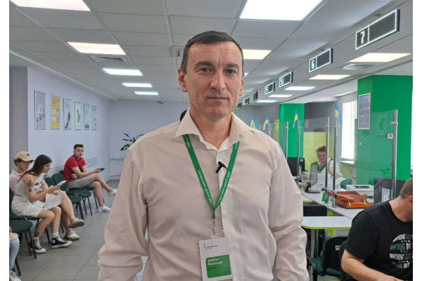 Керівник ТСЦ МВС у Софіївській Борщагівці Дмитро Васильєв: Фахівці нашого сервісного центру надають понад 5 тис. послуг за місяць