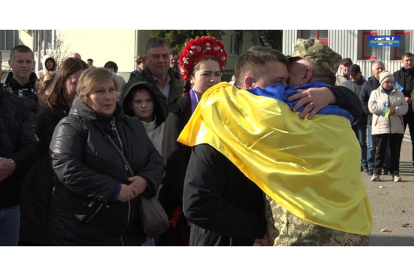 Герой Ігор Маринич з Володарки повернувся додому (ФОТО)